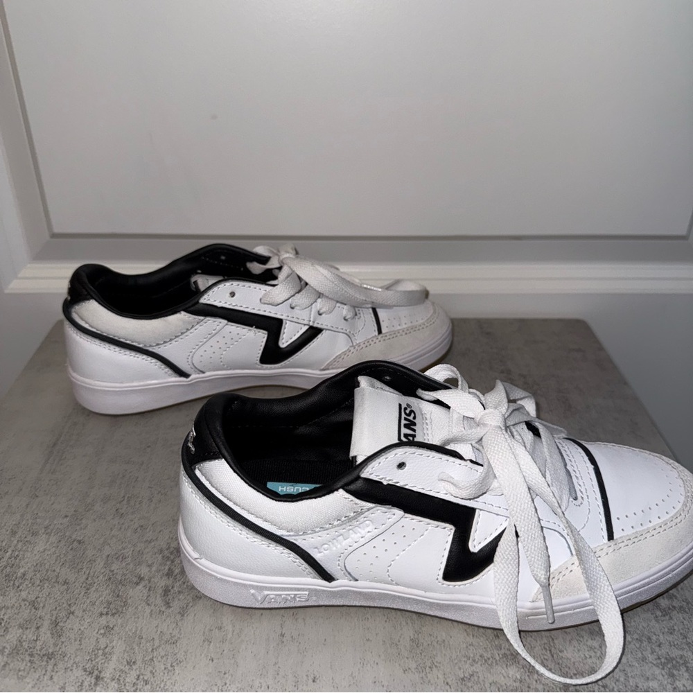 Vans Lowland Serio Collection Black/White Size 4.5 Men -
6 Women - Picture 2 of 7